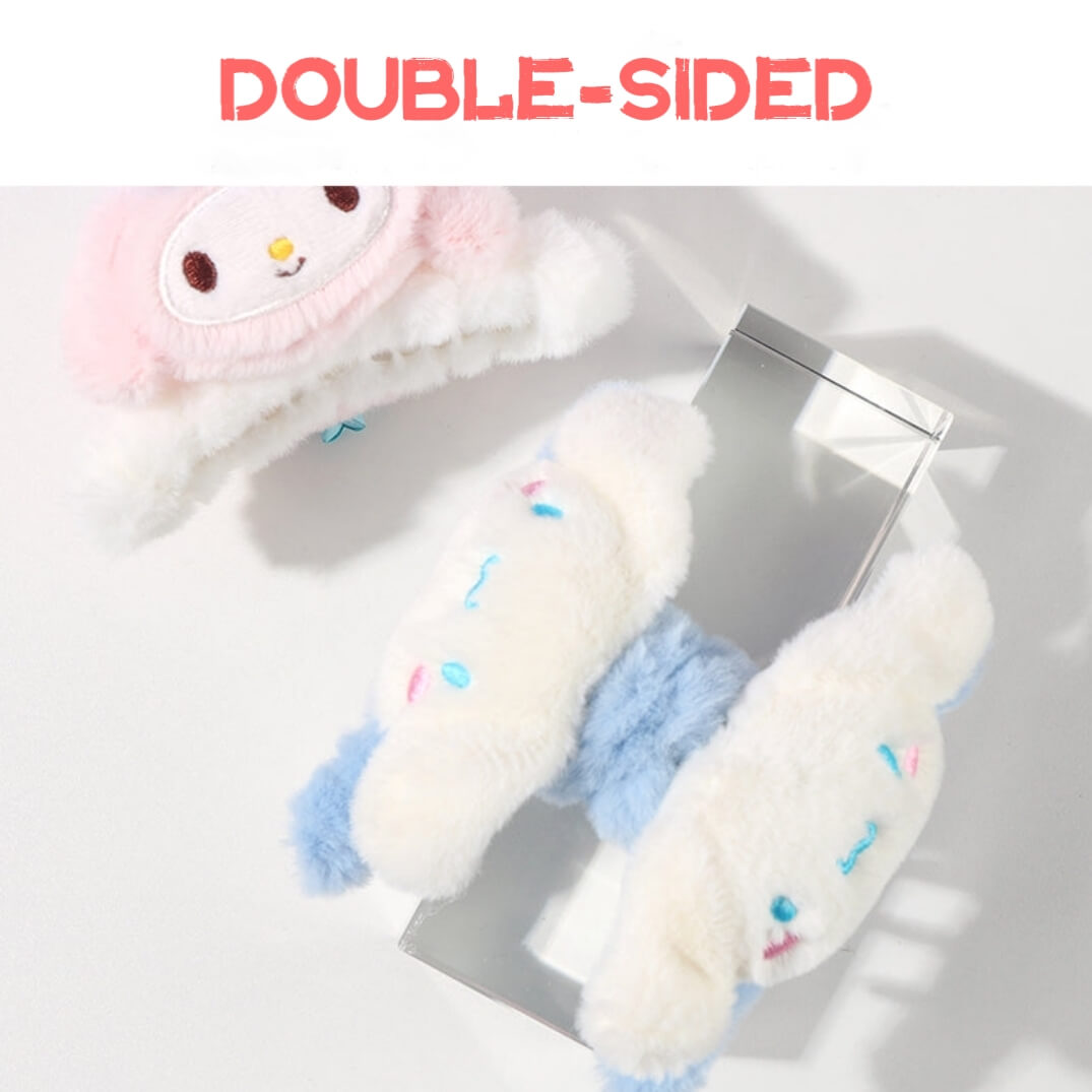 fluffy cinnamoroll on the both sides of the hair claw clip